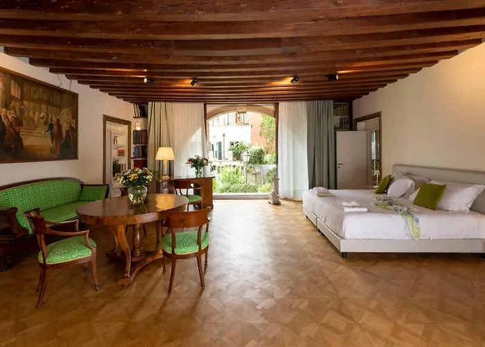 Mocenigo Grand Canal Luxury Suites